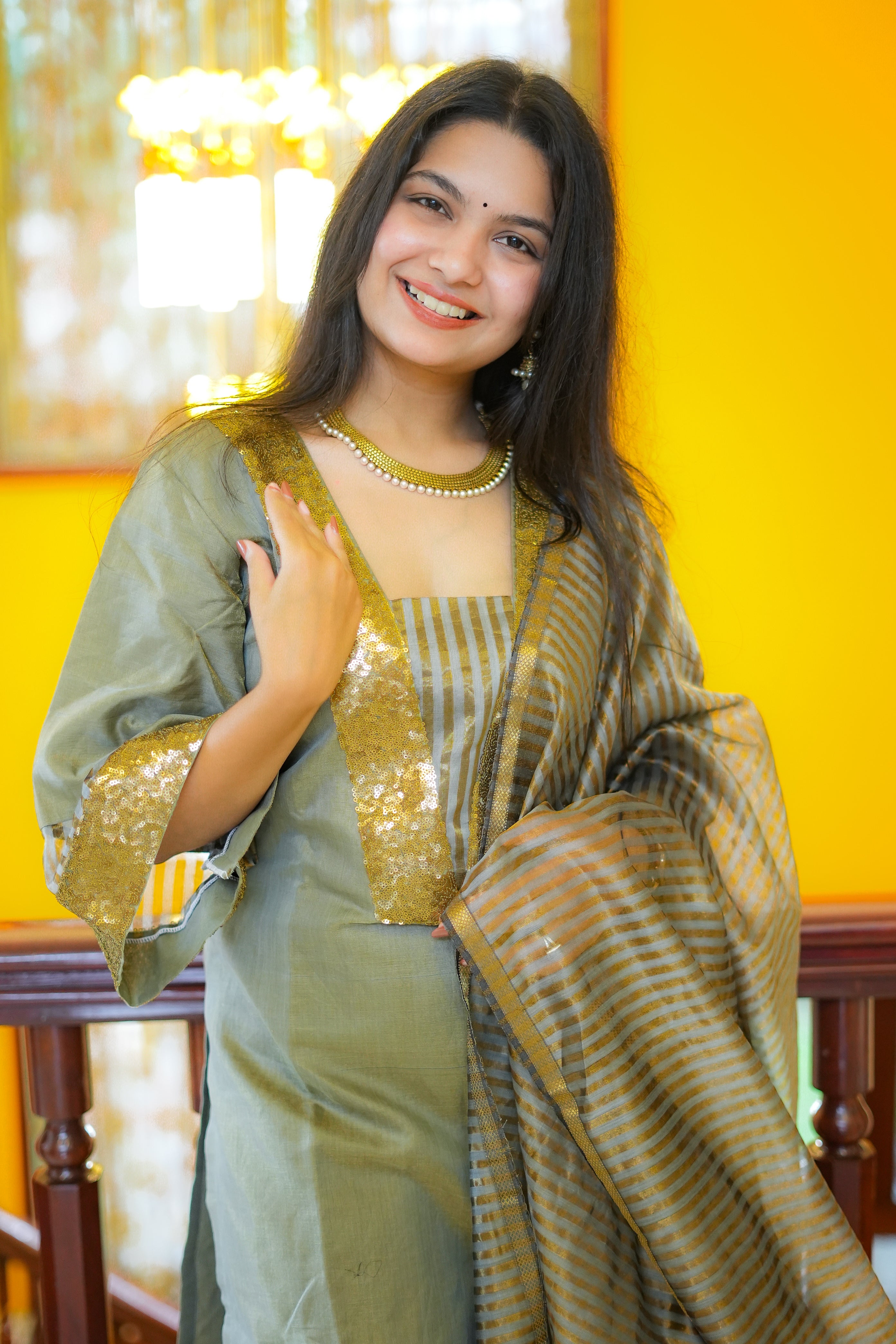 Silver & Golden Maheshwari Handwoven Kurta & Dupatta
